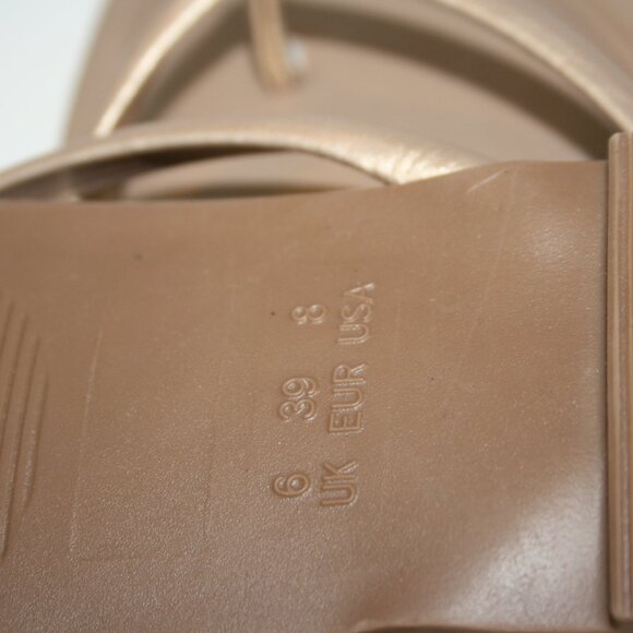 Beautiful gold NWOT Falls Creek flip flops size 8 - Picture 3 of 6